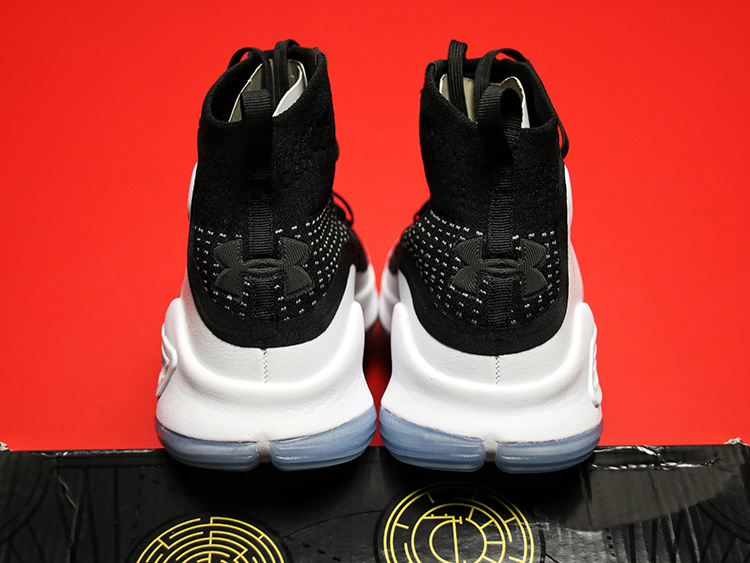 curry 4 black white
