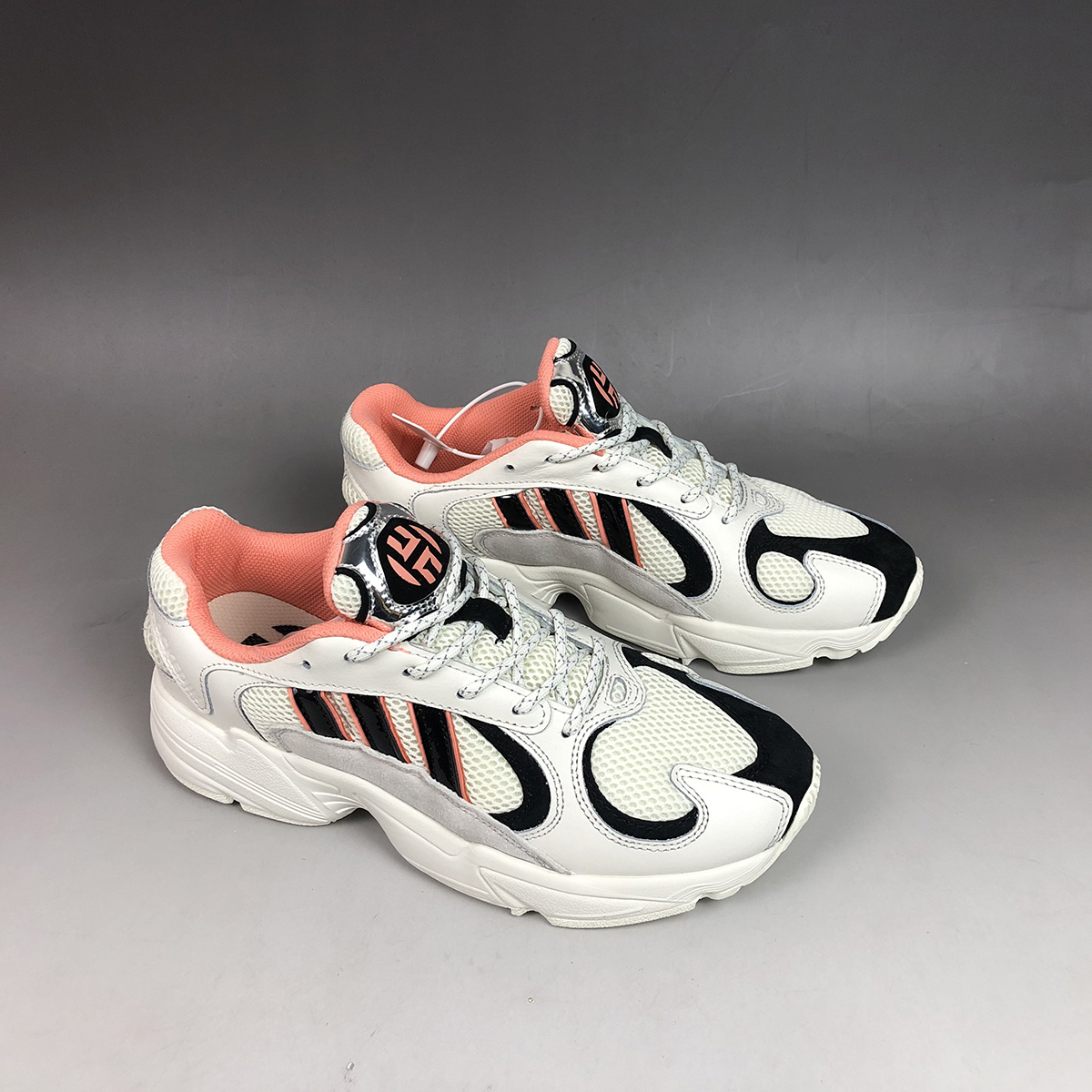 negozio adidas yung 1