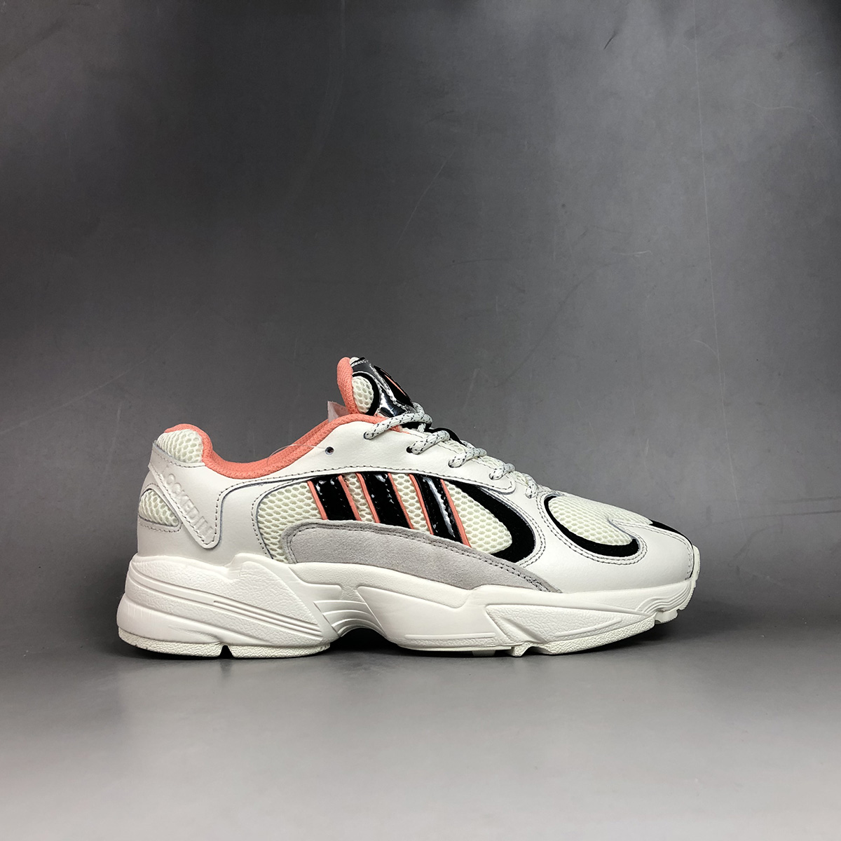negozio adidas yung 1