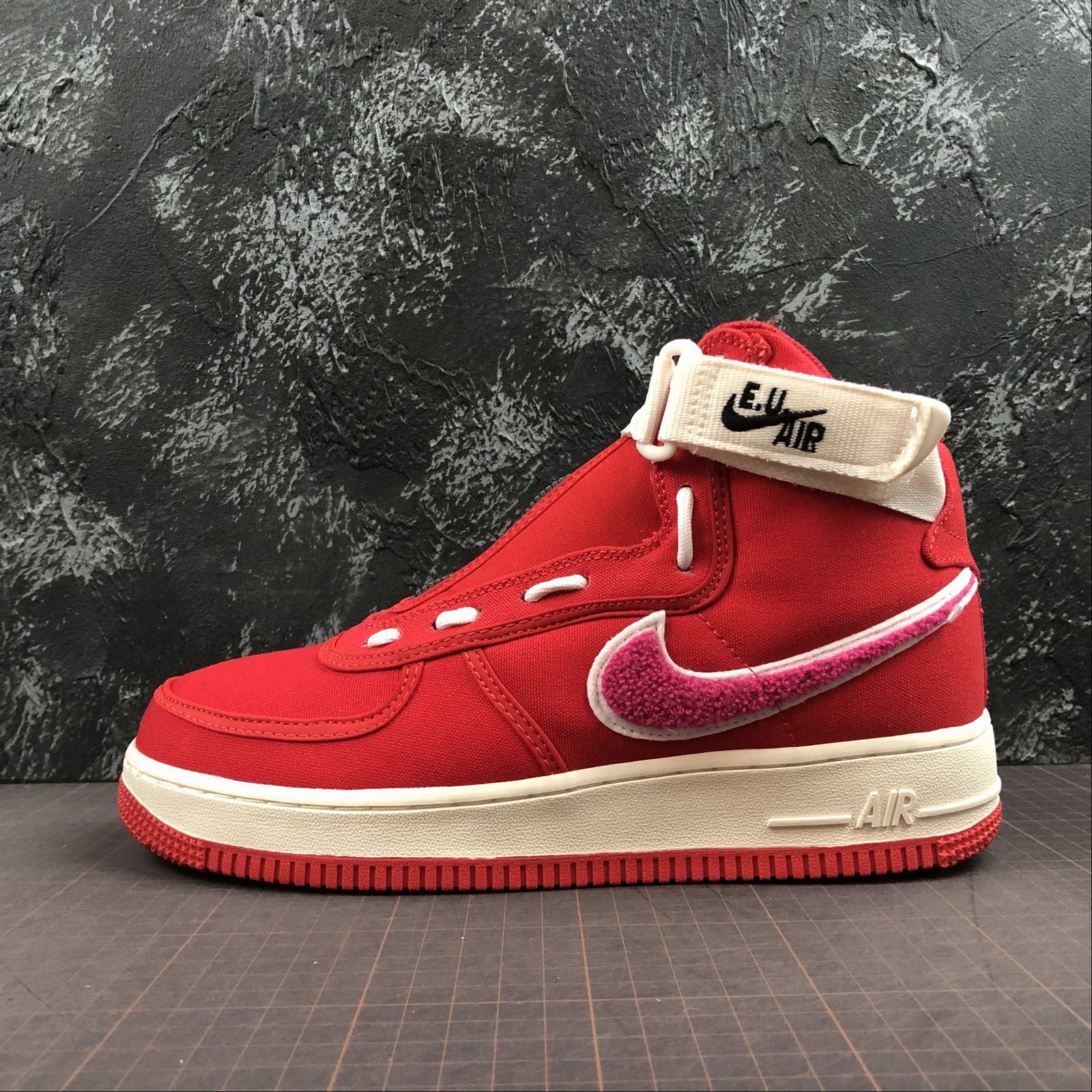 x Nike Air Force 1 