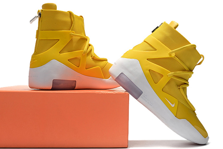 nike air fear of god amarillo