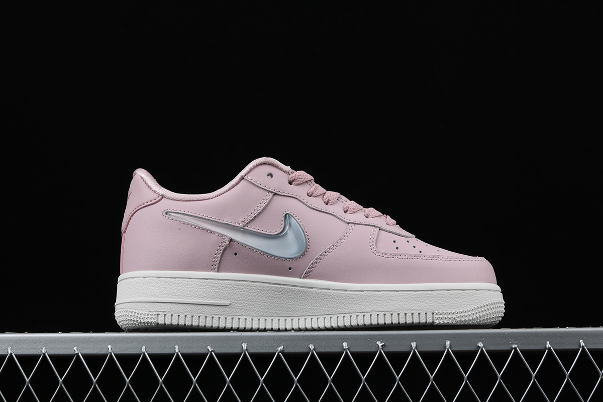 Nike-Air-Force-1-WMNS-Plum-Chalk-Obsidian-Mist-Summit-White-1
