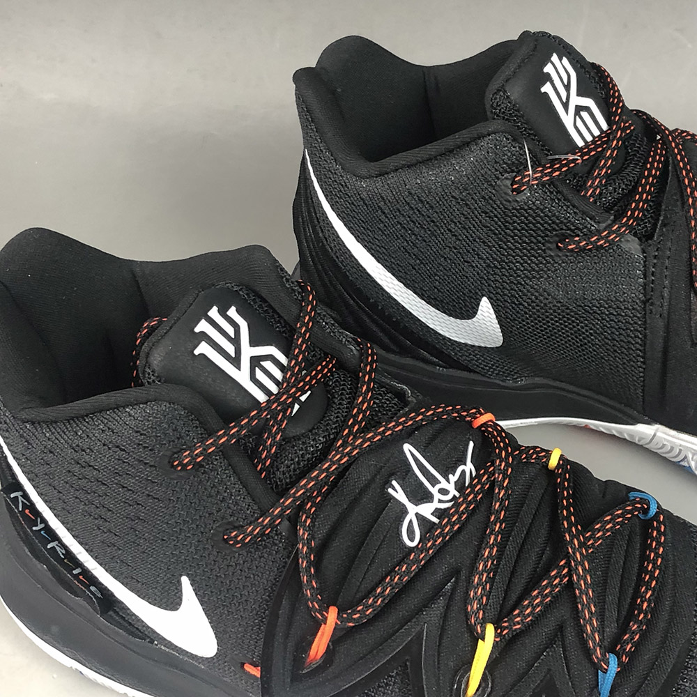 Nike Kyrie 5 'White Metallic Gold' Grade School Kids