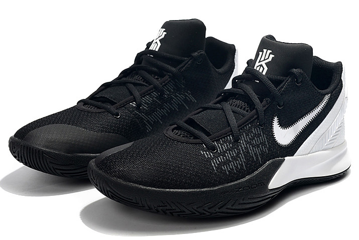 kyrie flytrap black and white