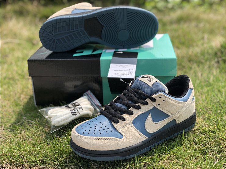 nike sb dunk light cream thunderstorm