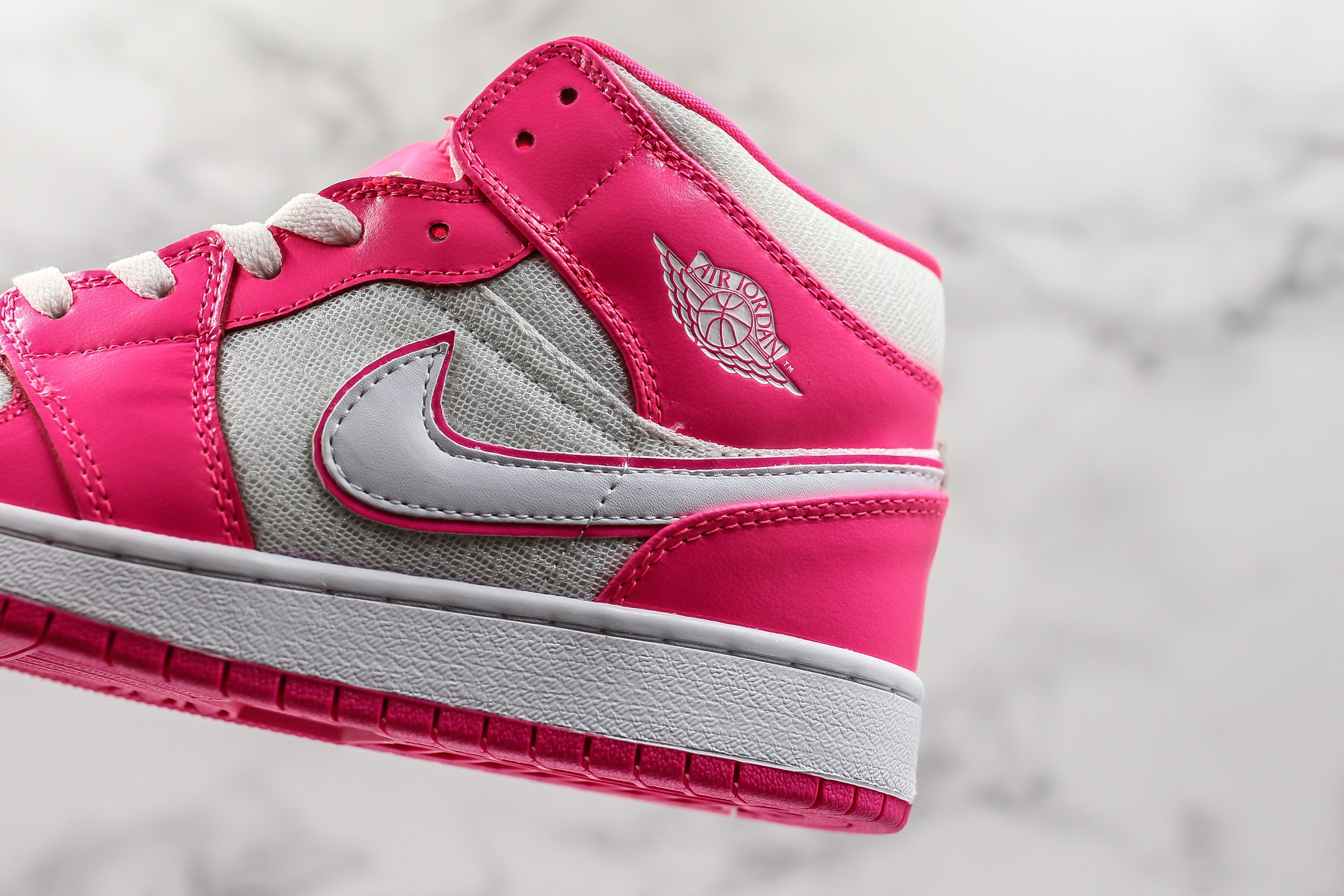 air jordan 1 retro mid gs hyper pink