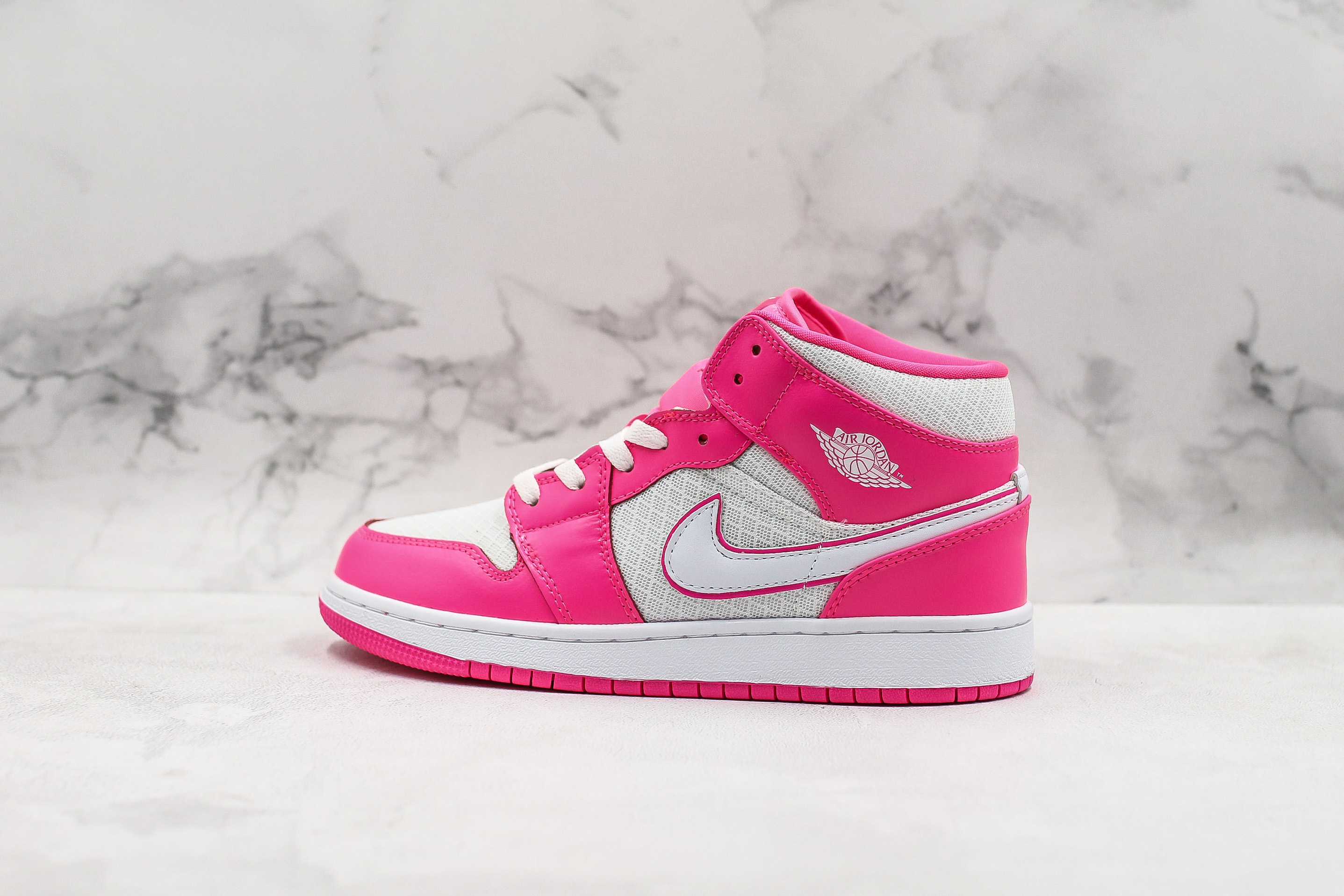 nike air jordan 1 mid hyper pink