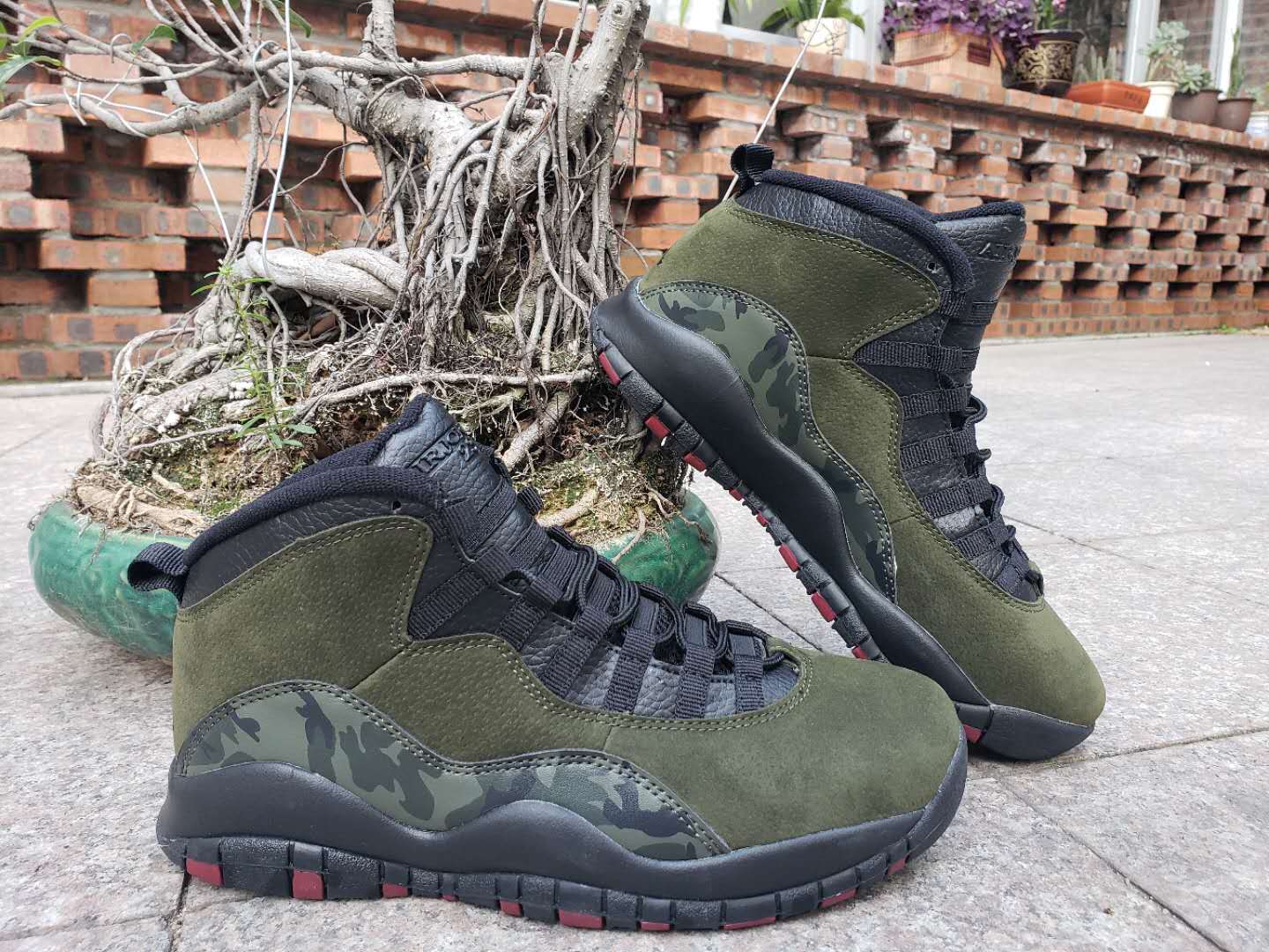 aj 10 woodland camo