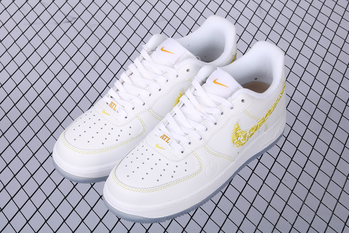 nike air force 1 07 lv8 gold