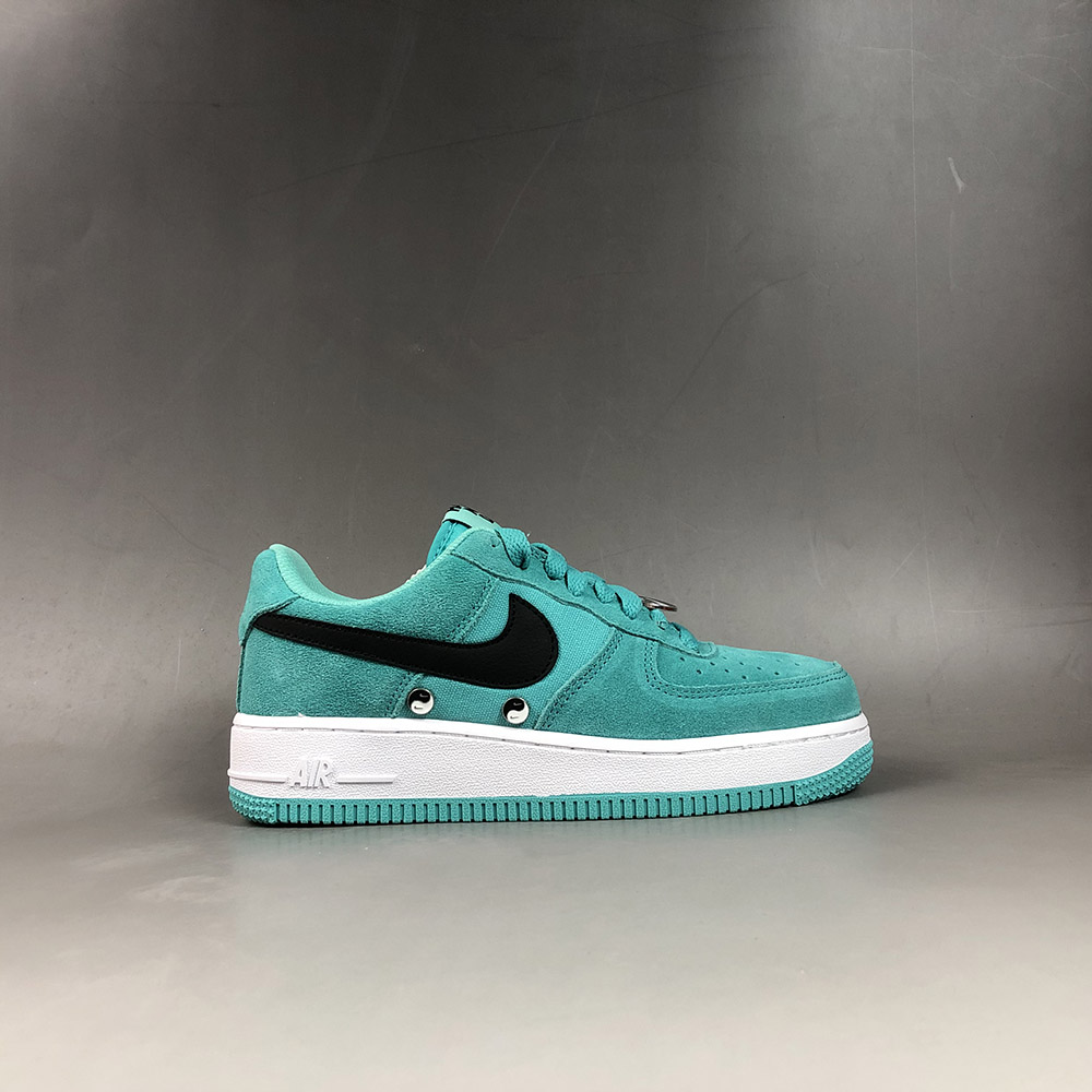 have a nike day air force 1 womens