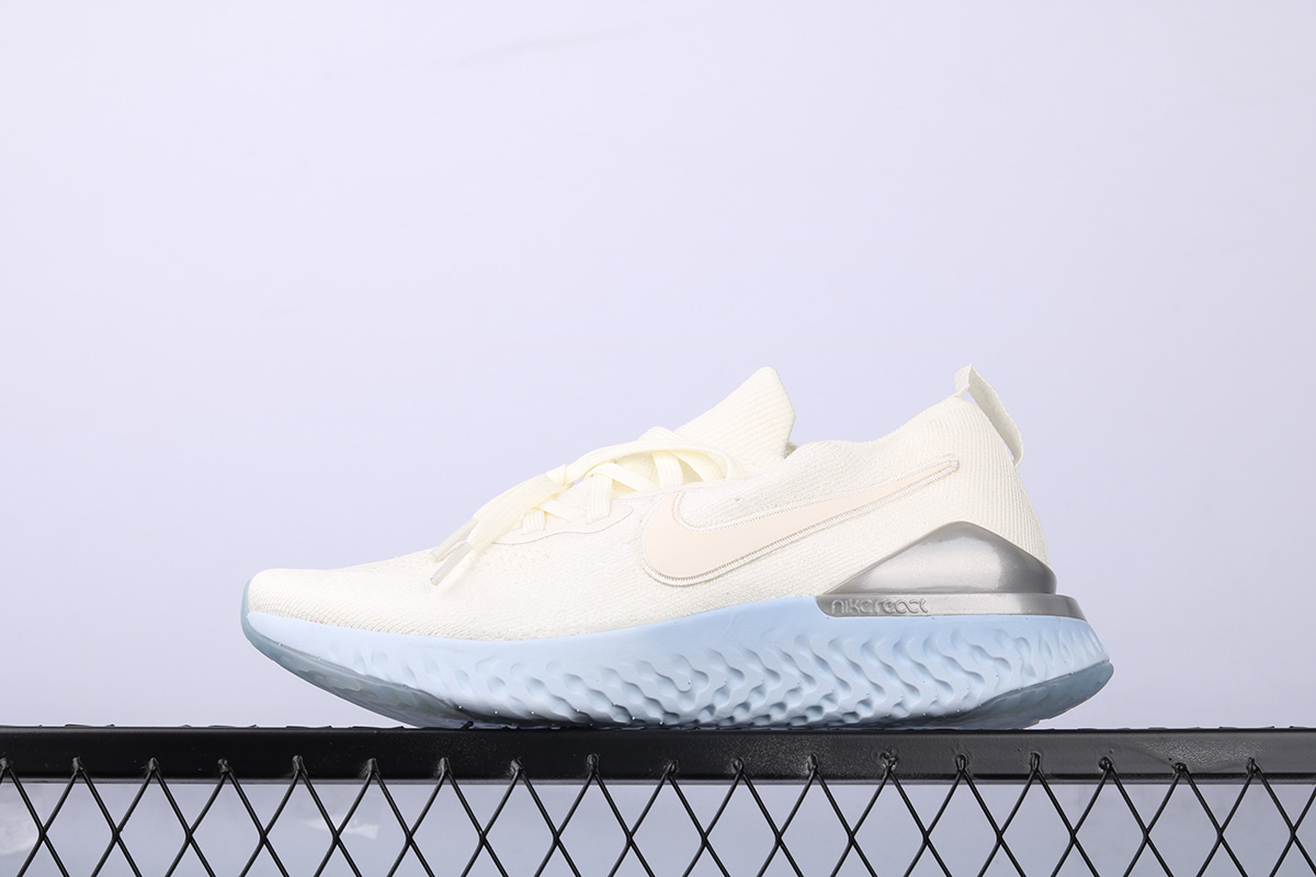 nike epic react flyknit silver