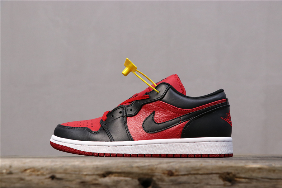 nike air jordan 1 retro low banned