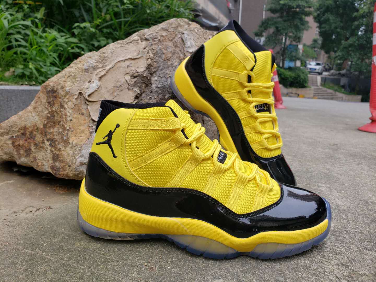 black and yellow jordan 3