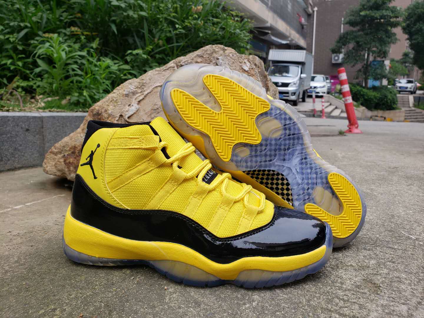 black yellow jordan