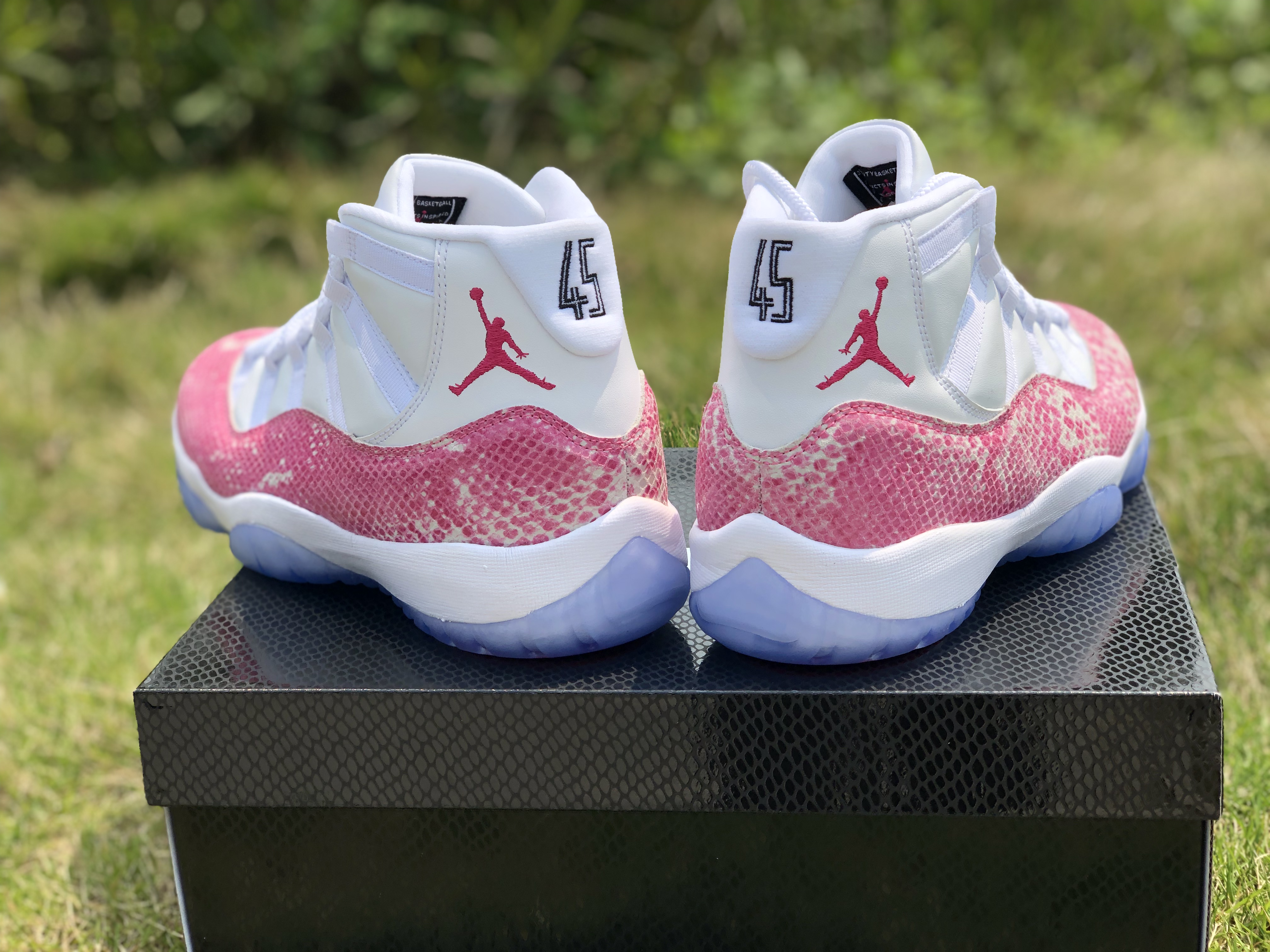 jordan snakeskin 11 pink