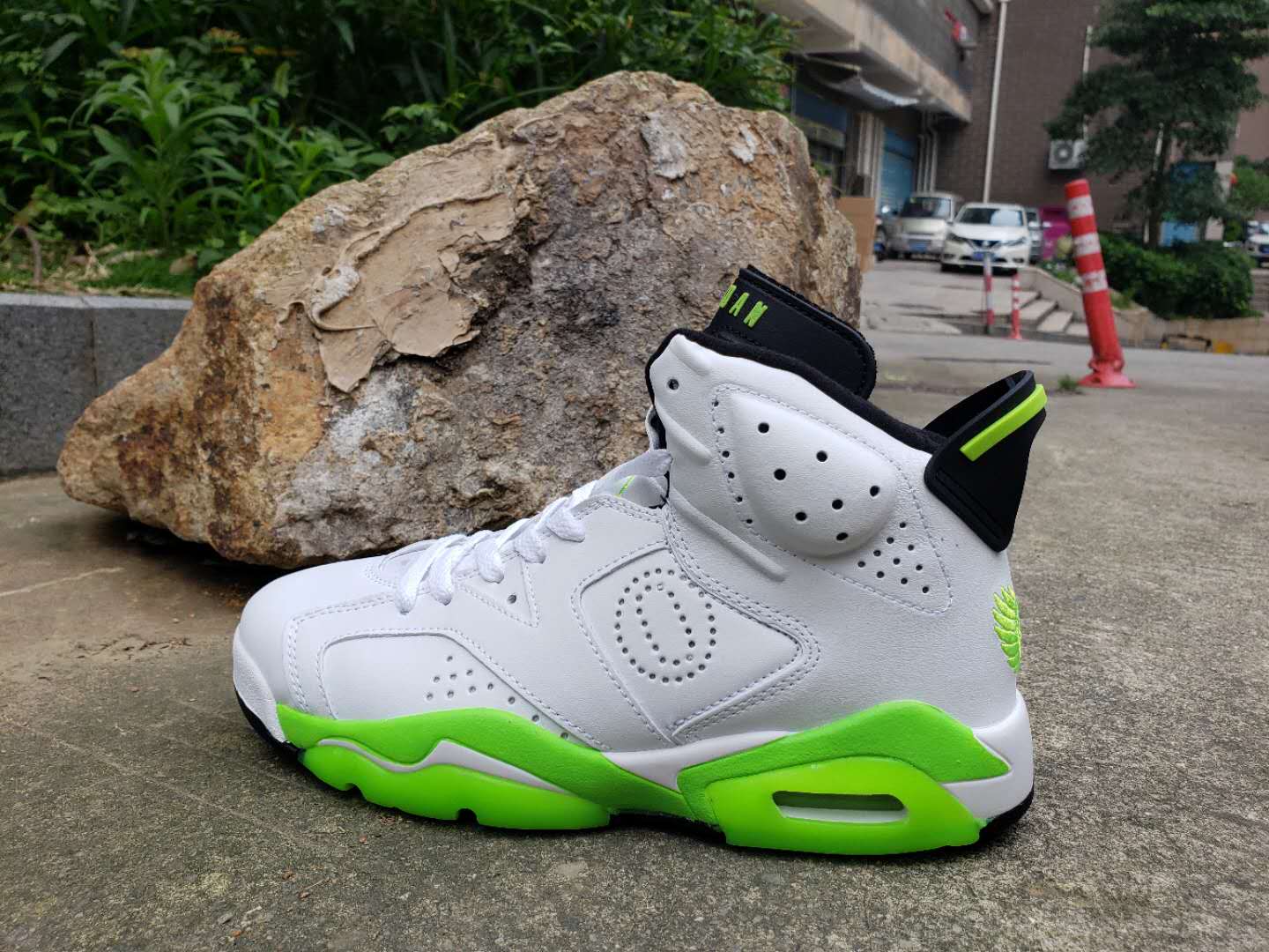 jordan 6 oregon ducks price