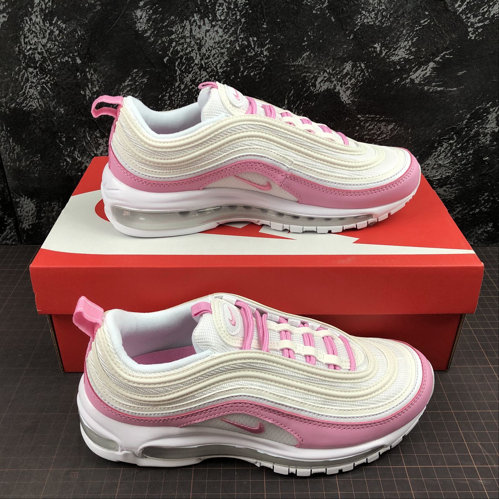 air max with pink