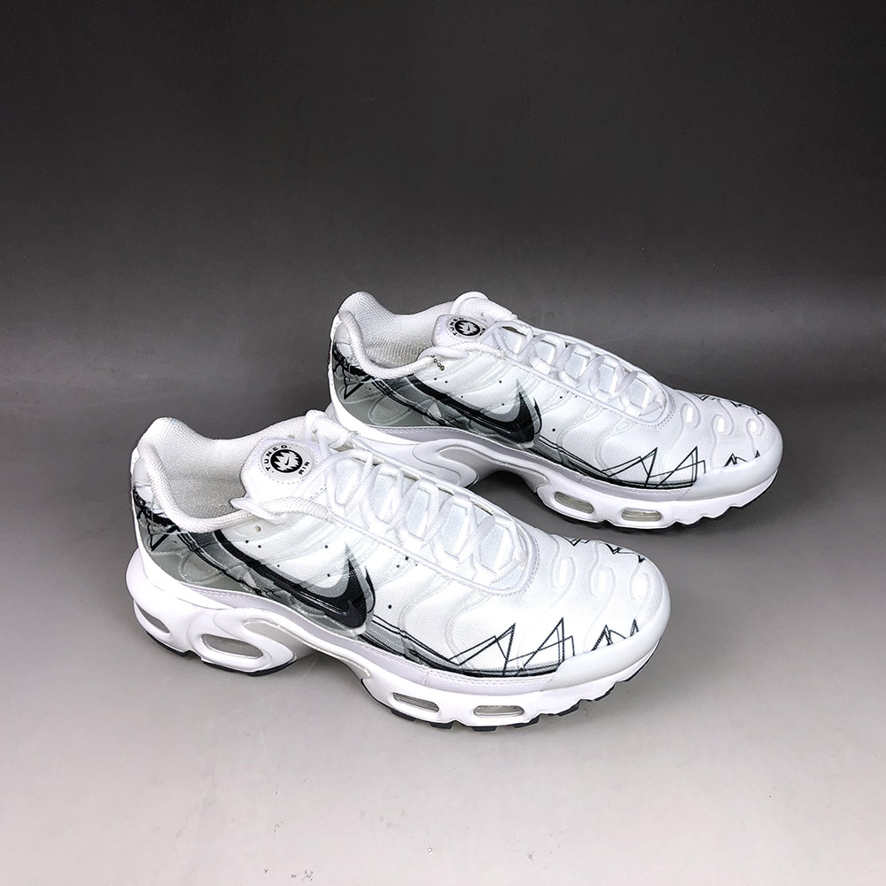 air max plus tn white and black