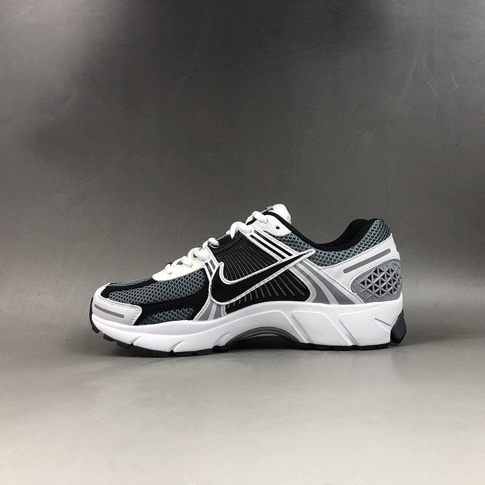 nike zoom vomero 5 sale