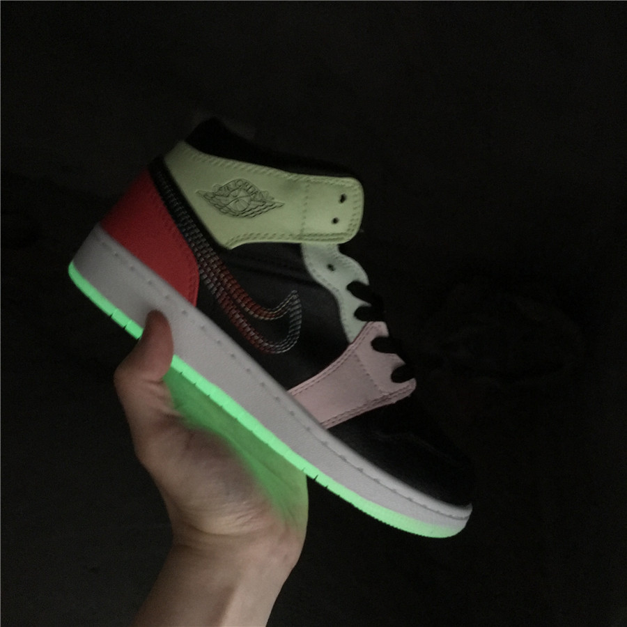 Jordan 1 mid glow in the dark outlet