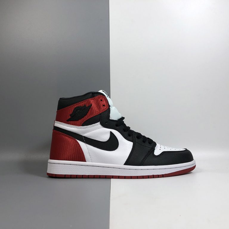 aj1 satin black toe