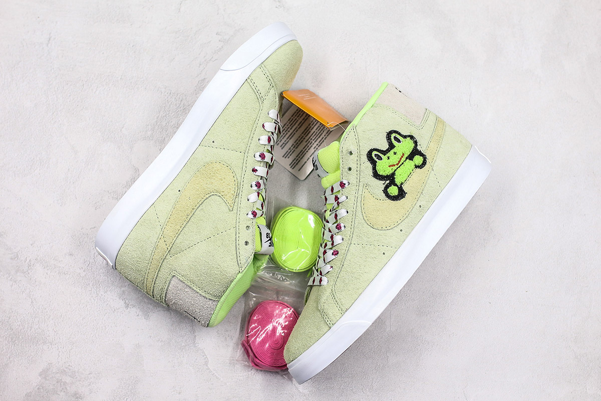 frog nike sb