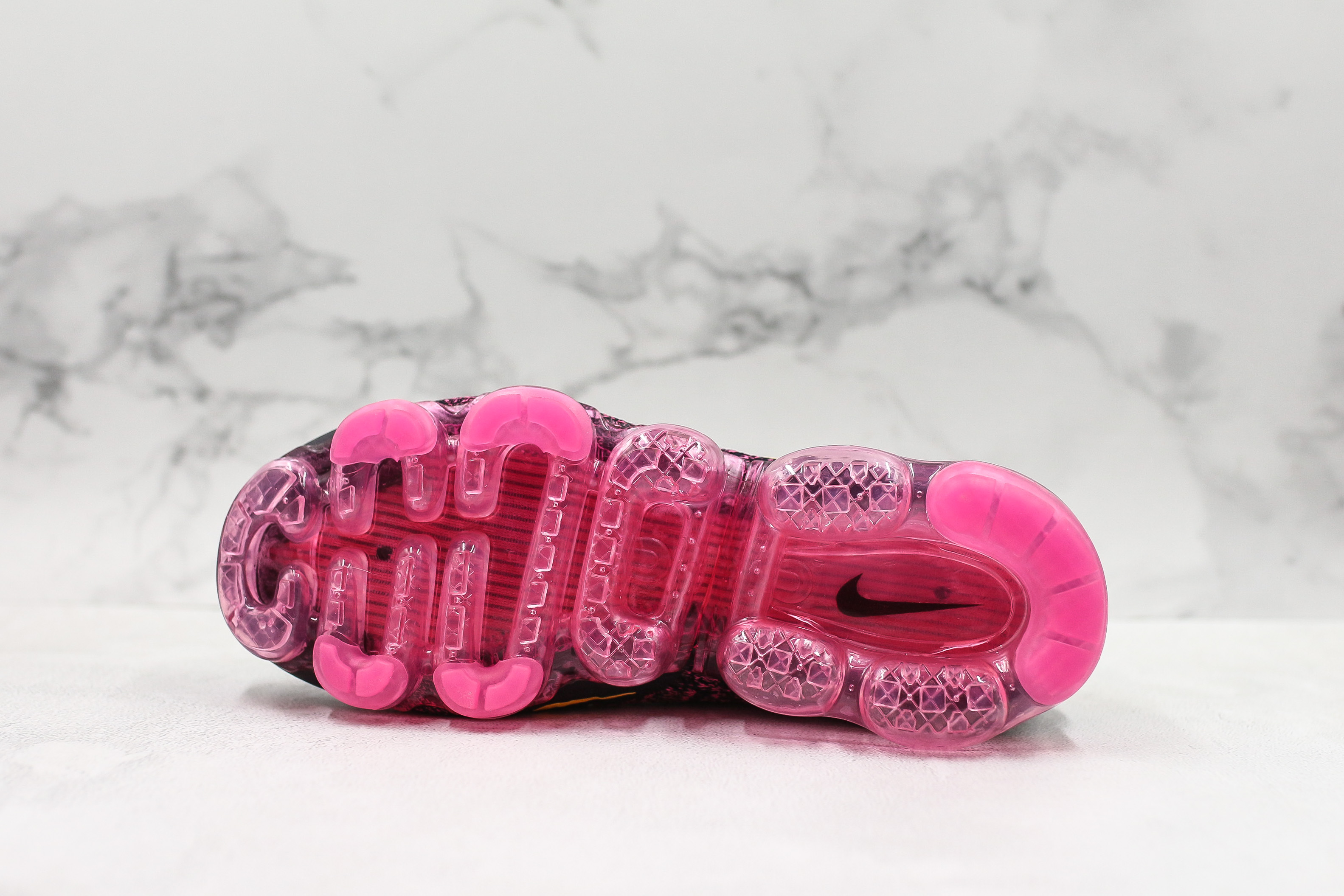 pink and black vapormax flyknit