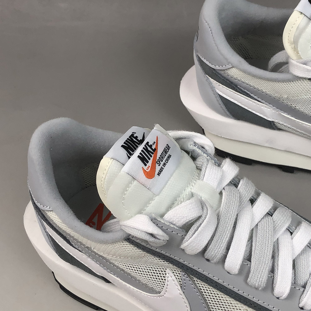 nike sacai waffle size 5