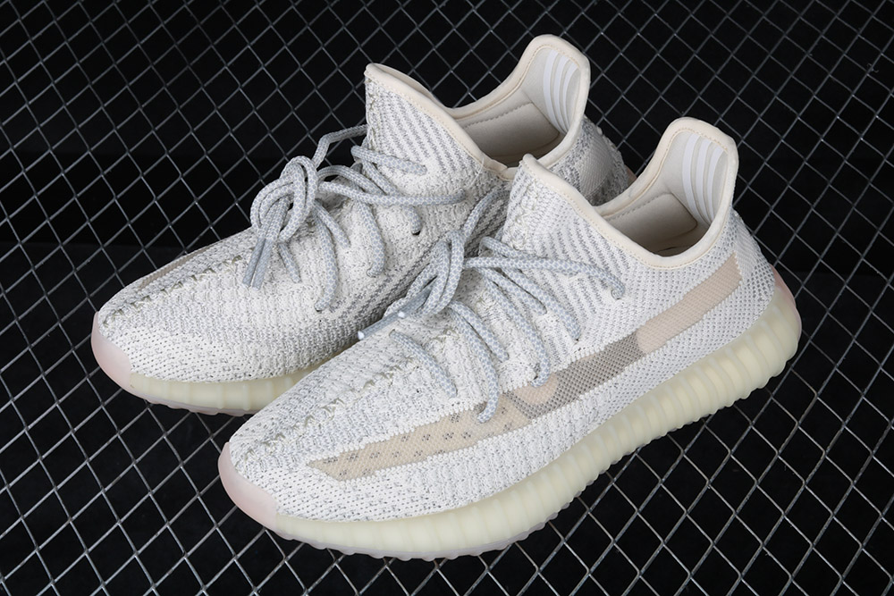 yeezy 350 v2 lundmark reflective