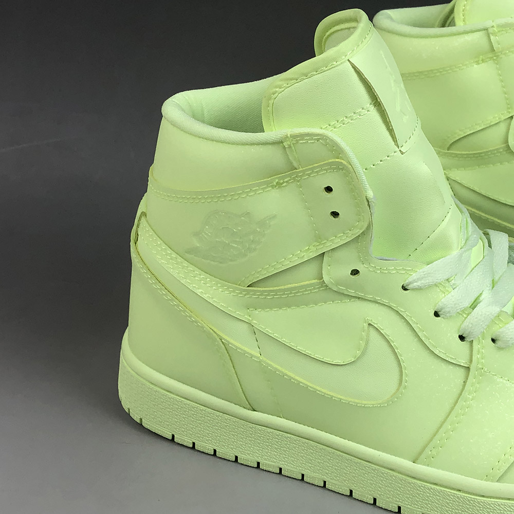 air jordan 1 barely volt