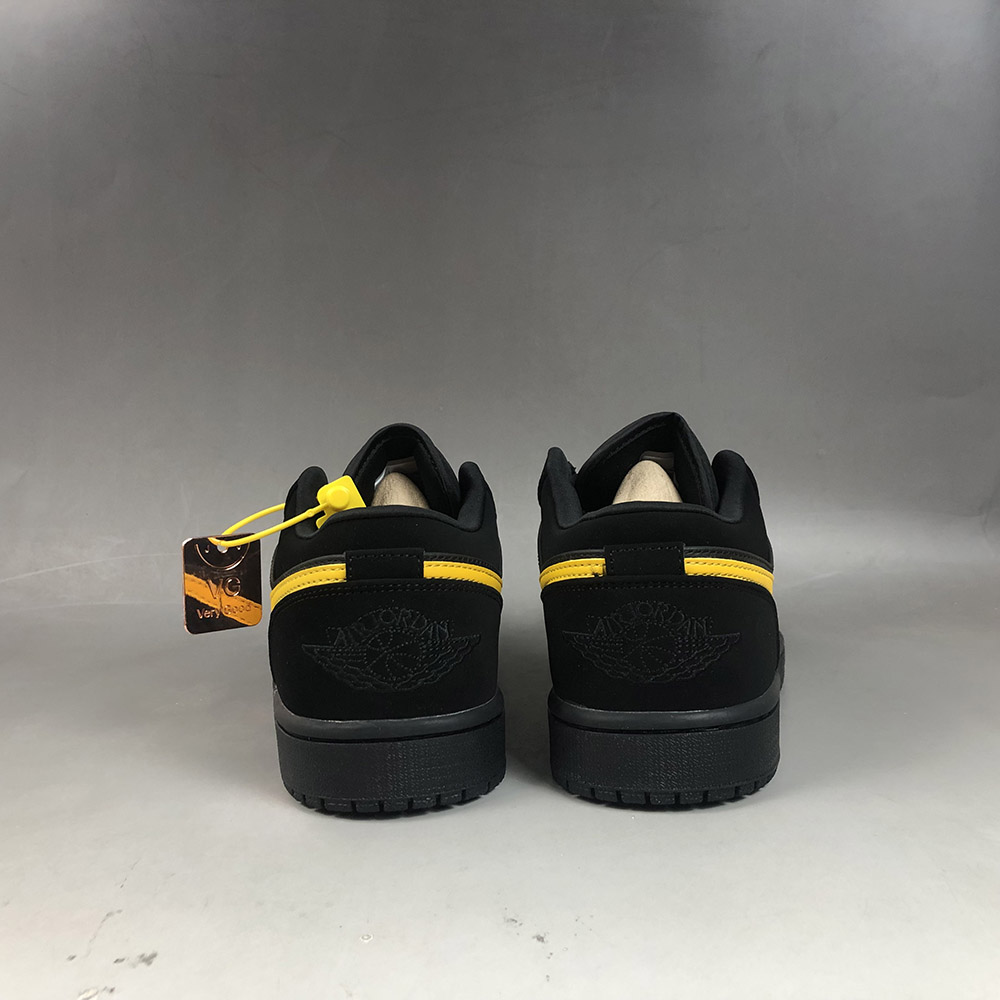 jordan 1 low black university gold