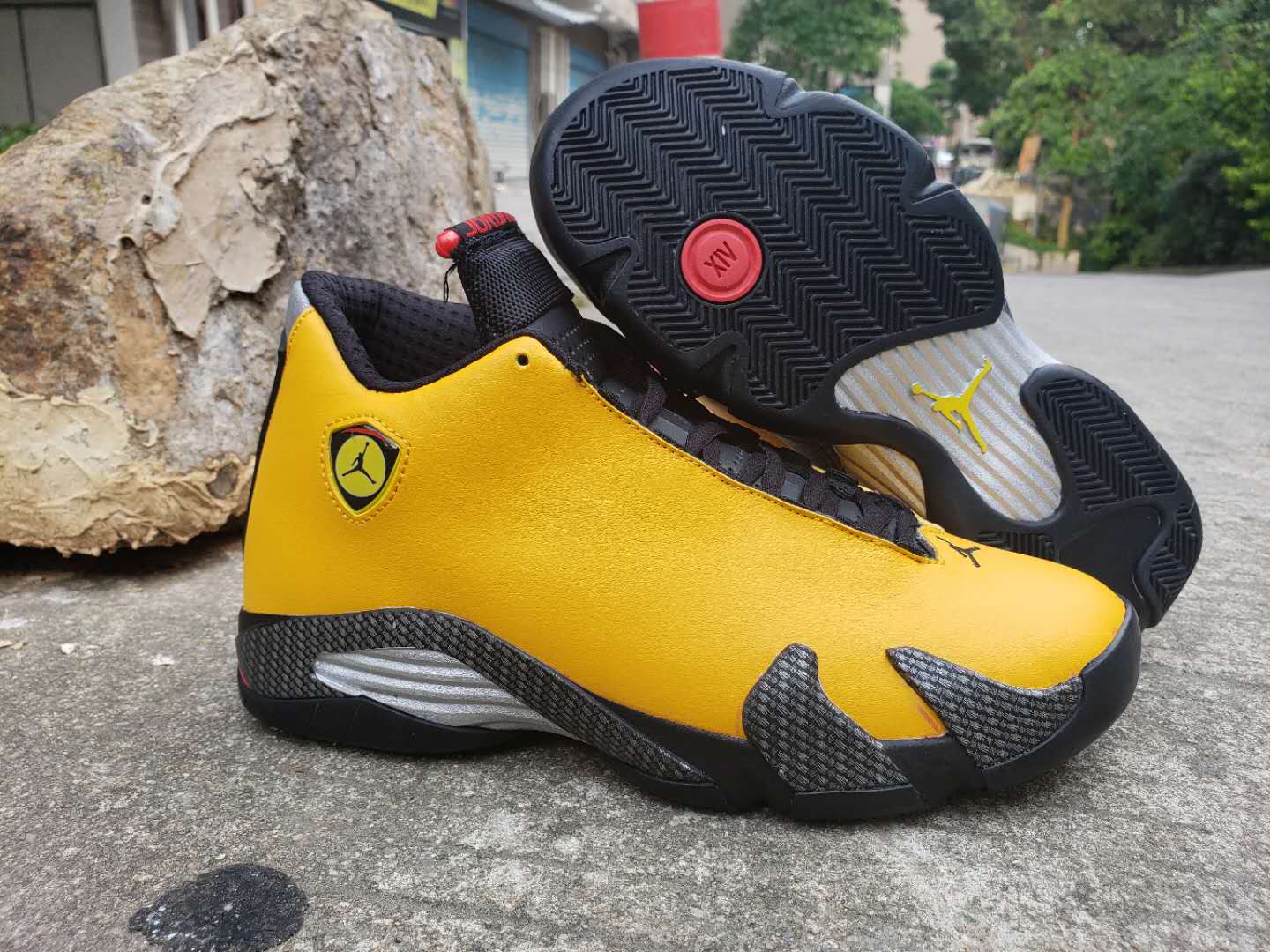 air jordan 14 retro se reverse ferrari