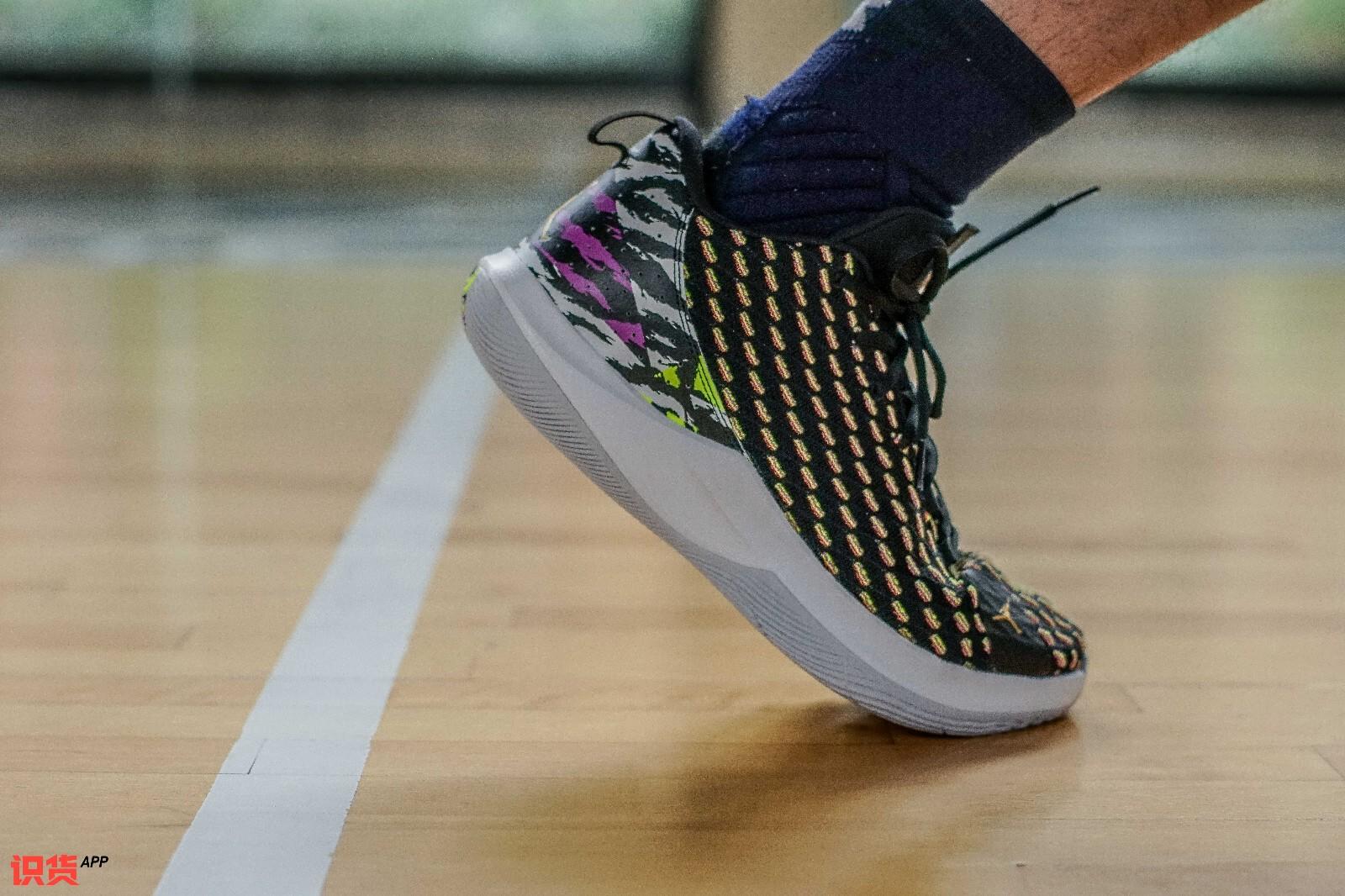 cp3 12 on feet