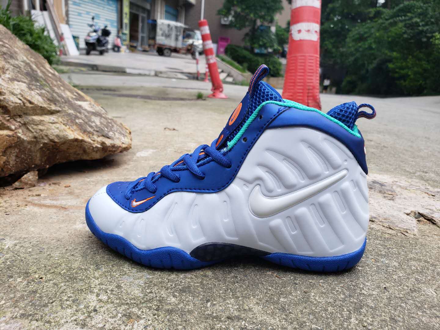 foamposites gym blue