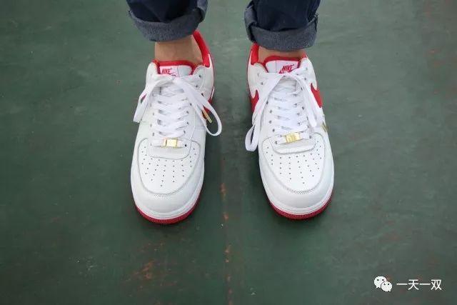 all red air force 1 on feet