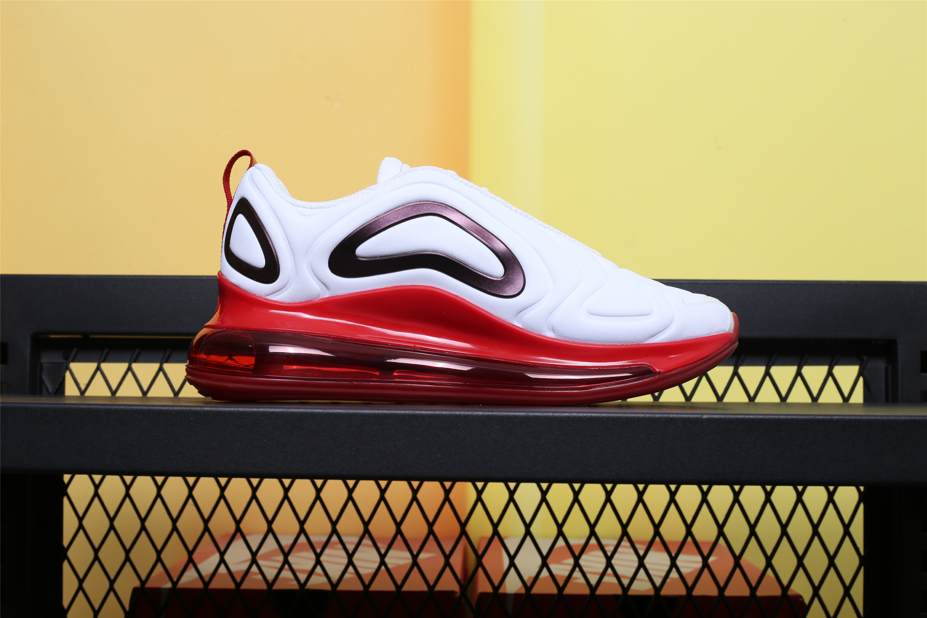 nike air max 720 white gym red