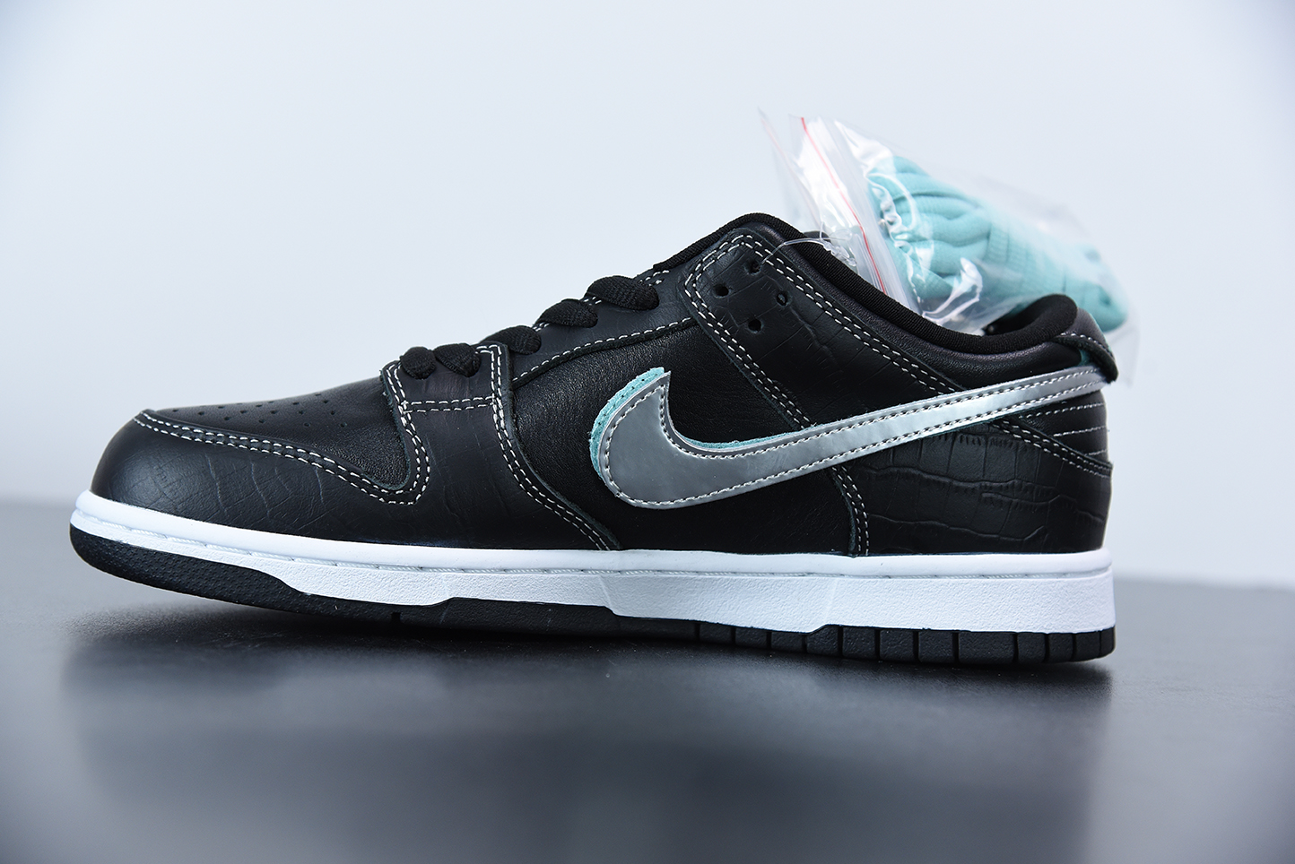 nike dunk diamond supply