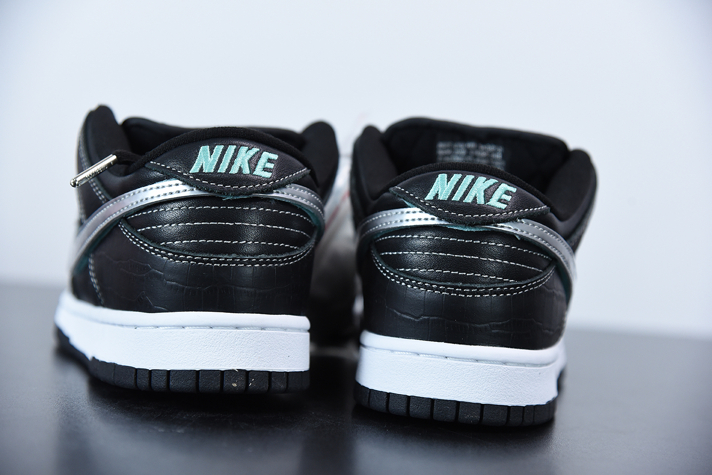 Diamond-Supply-Co-x-Nike-SB-Dunk-Low-Black-Diamond-For-Sale-3