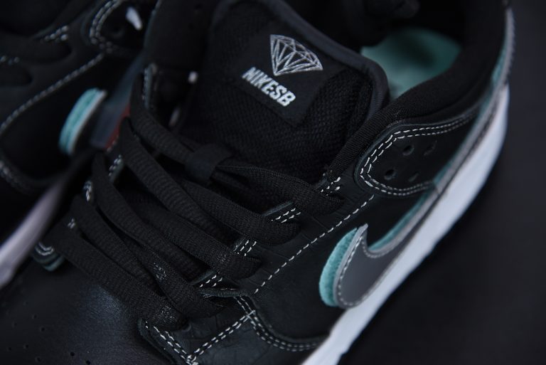 nike sb dunk low diamond supply co black diamond