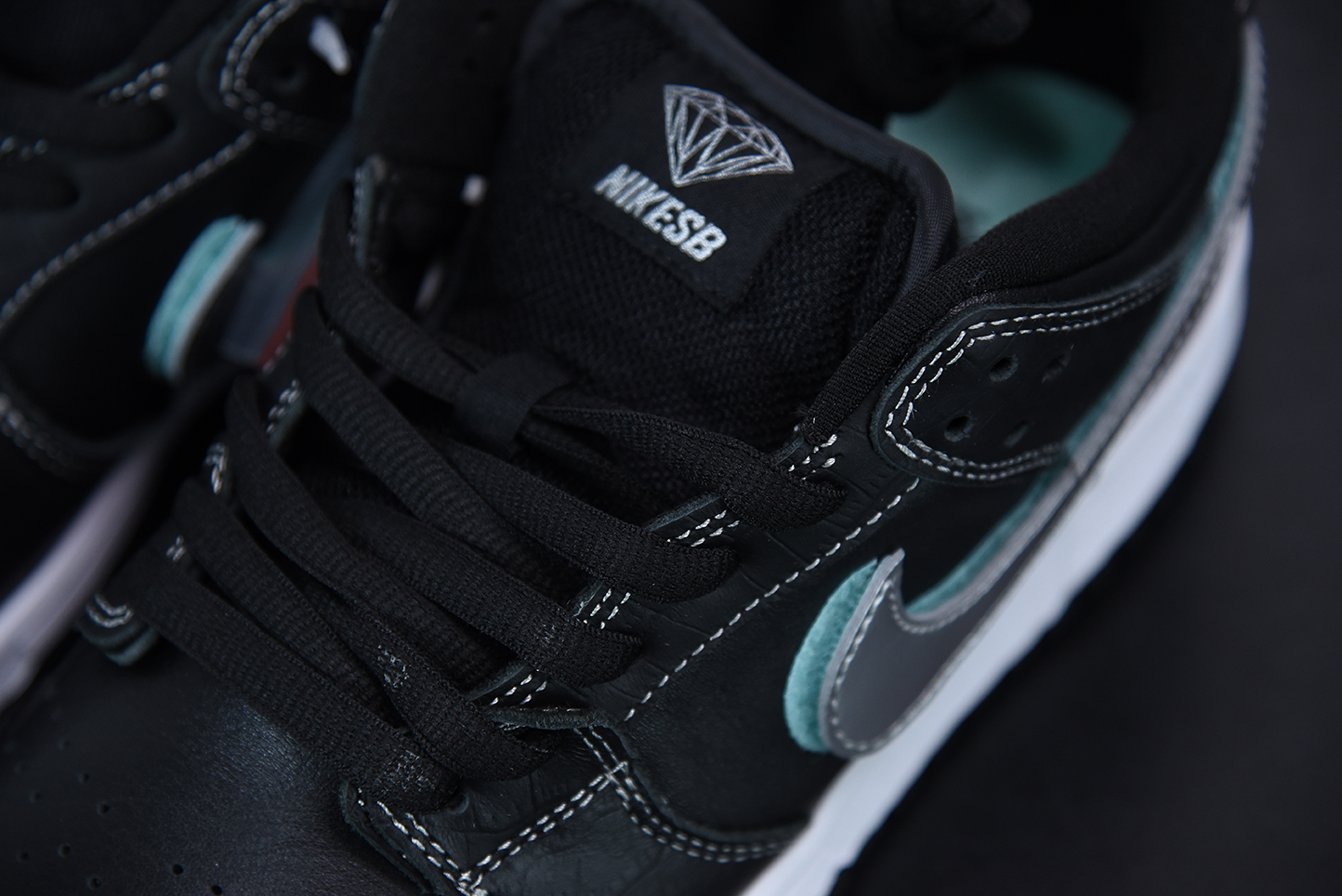 Diamond-Supply-Co-x-Nike-SB-Dunk-Low-Black-Diamond-For-Sale-6