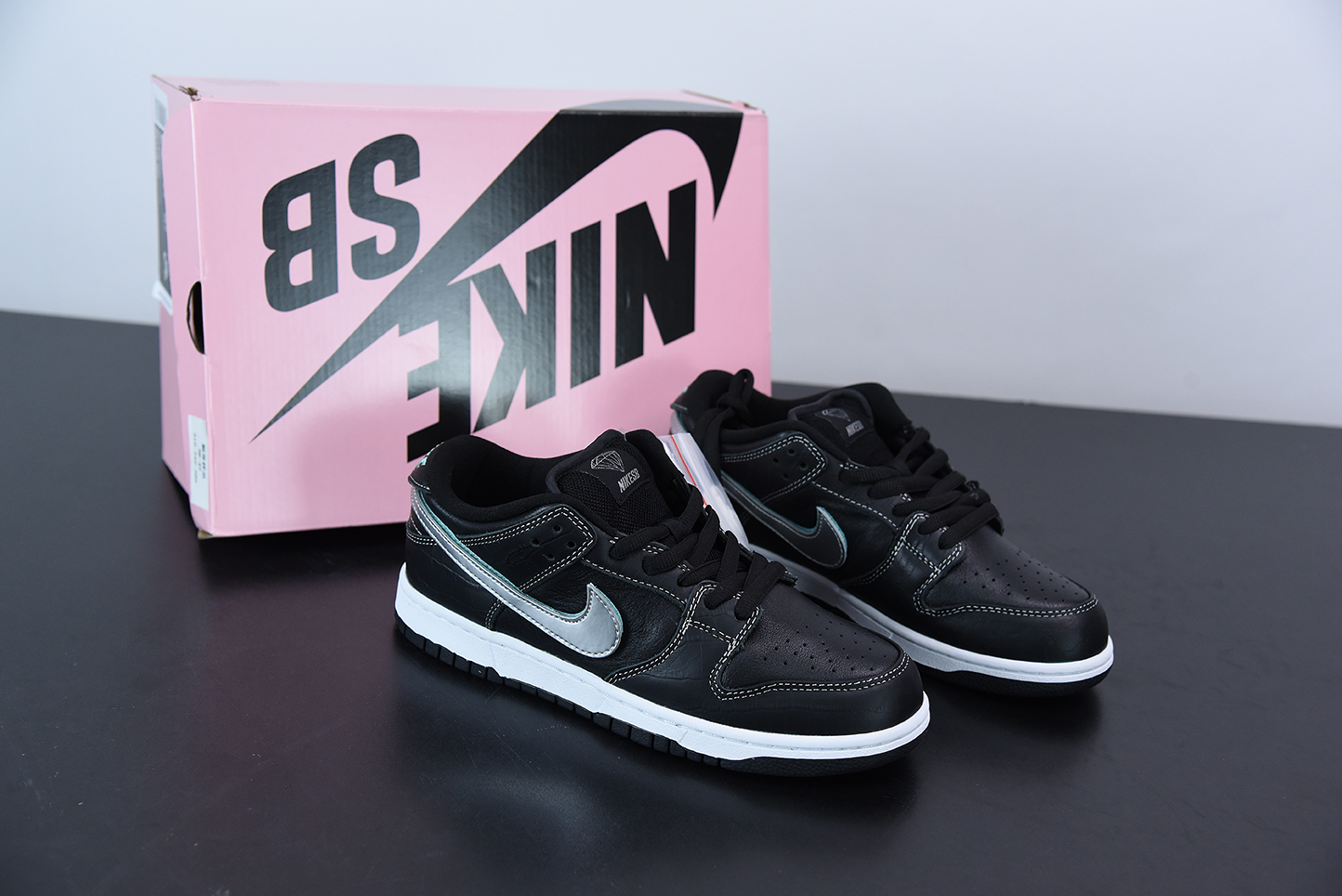 Diamond-Supply-Co-x-Nike-SB-Dunk-Low-Black-Diamond-For-Sale