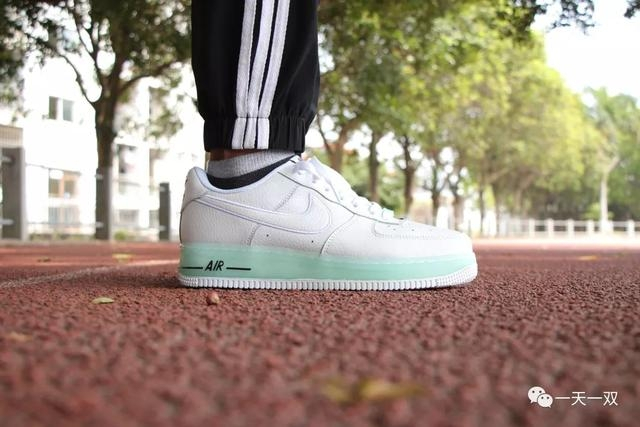 nike air force 1 low translucent midsole