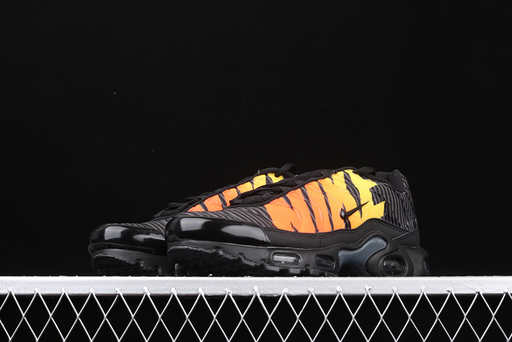 nike air max plus tn black and orange