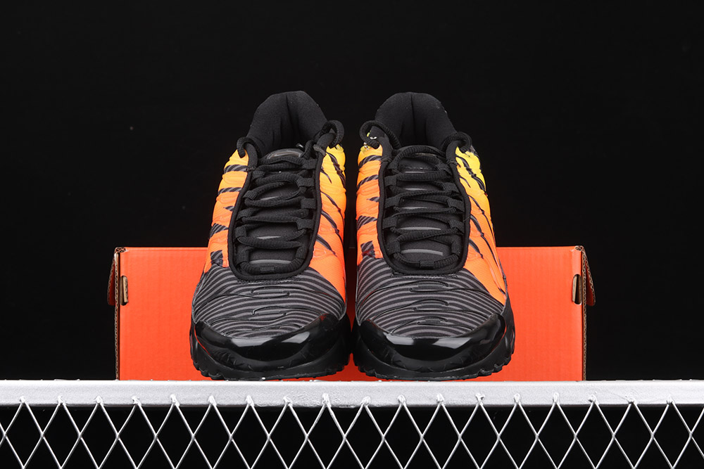 air max plus grey orange