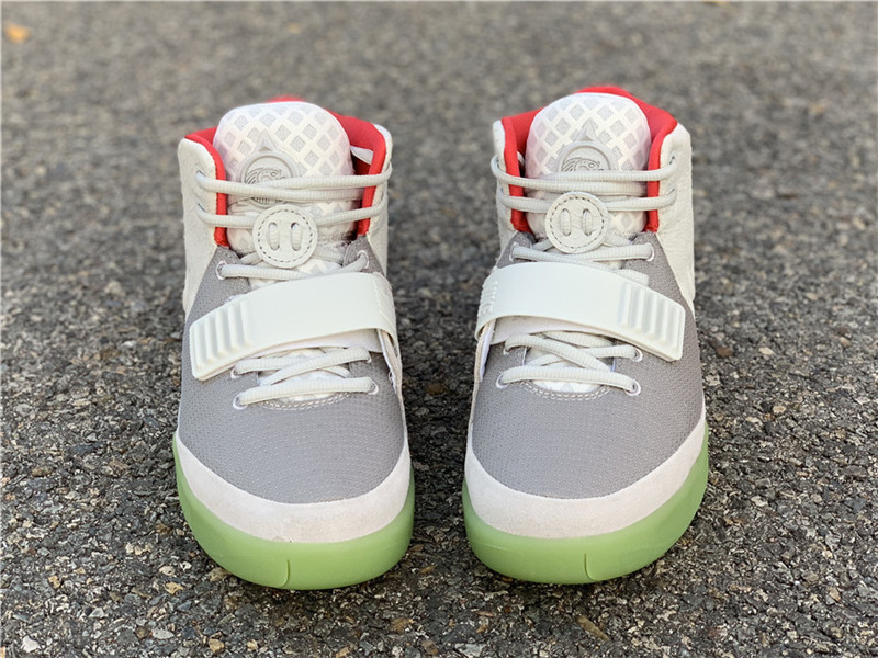 nike air yeezy 2 platinum