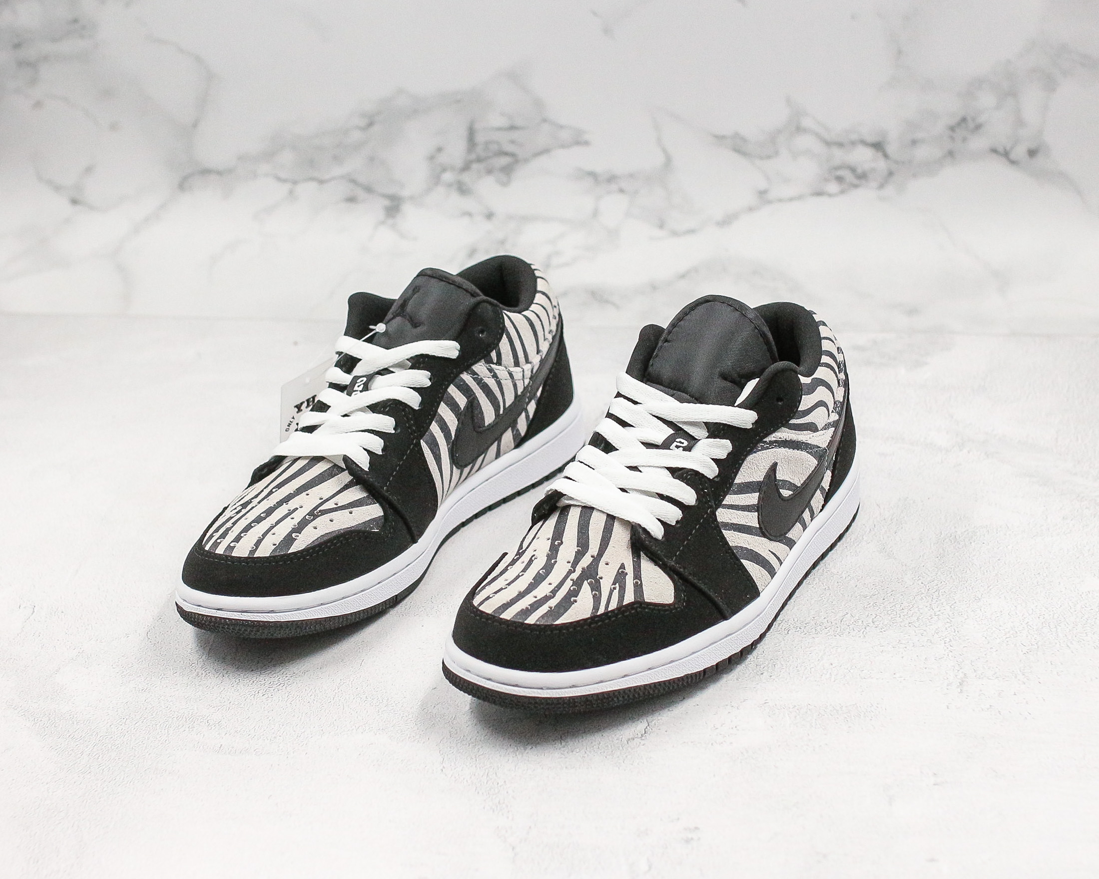 jordan 1 low zebra