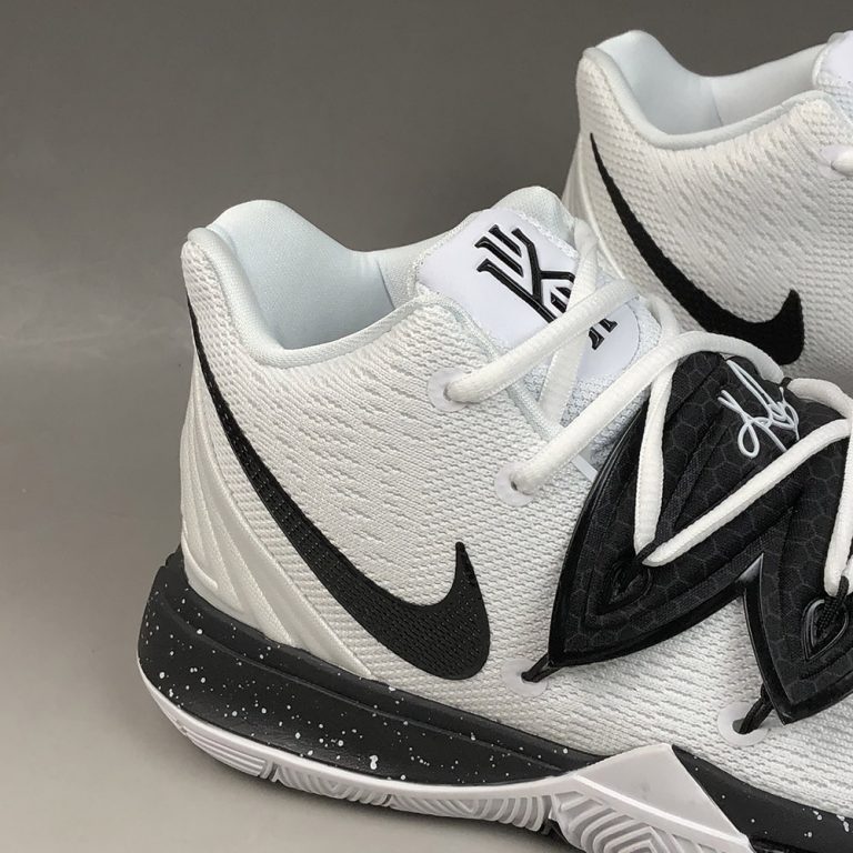 kyrie 5 team bank