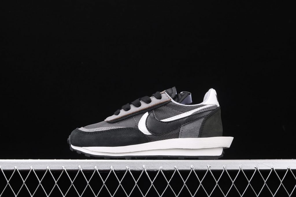 kids nike sacai