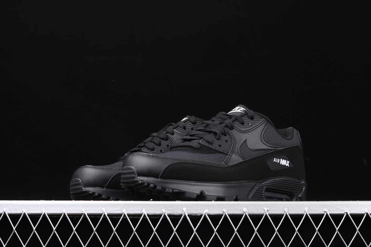 black and white air max 90 essential