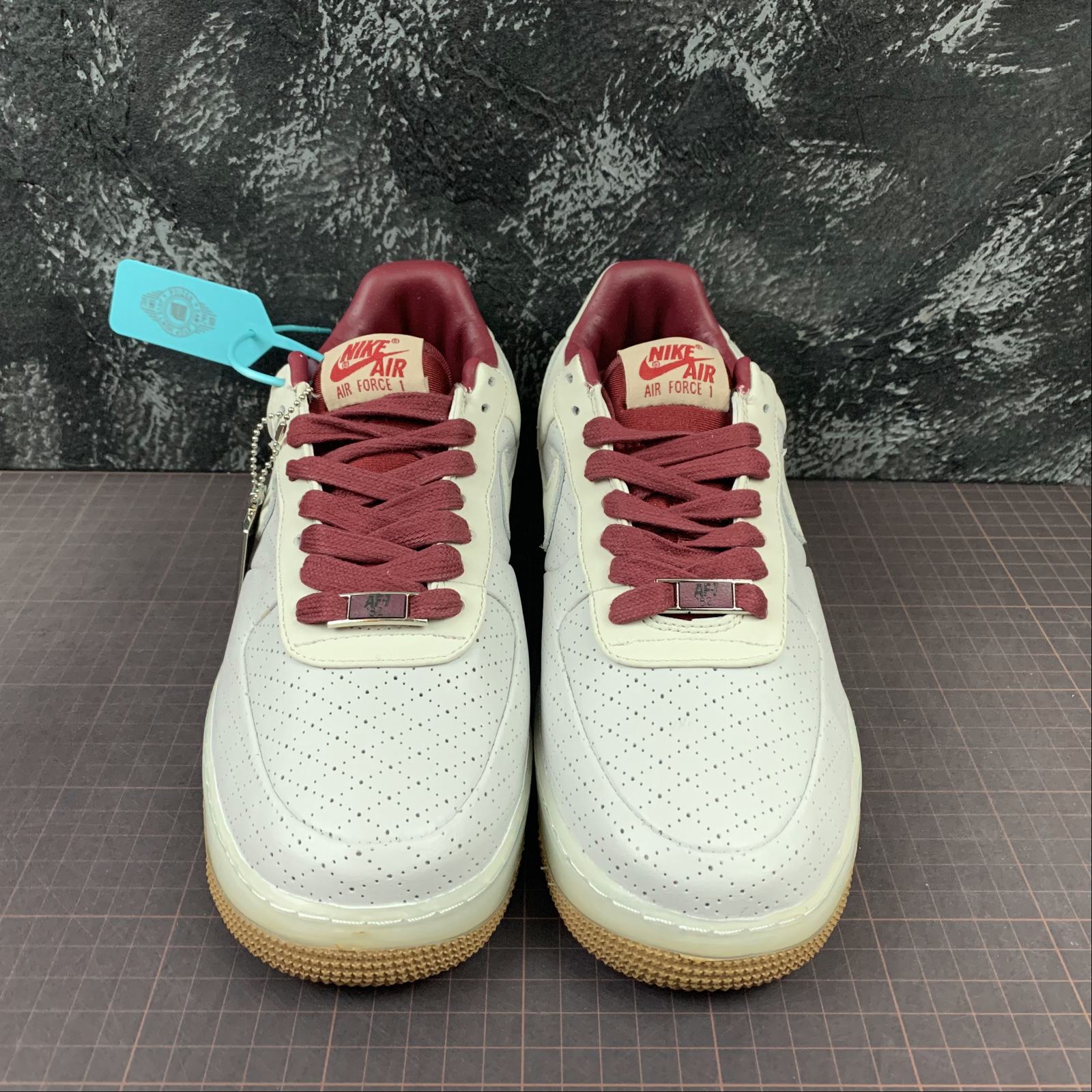 Nike-Air-Force-1-Low-Supreme-Max-Air-Neutral-Grey-Team-Red-White-3